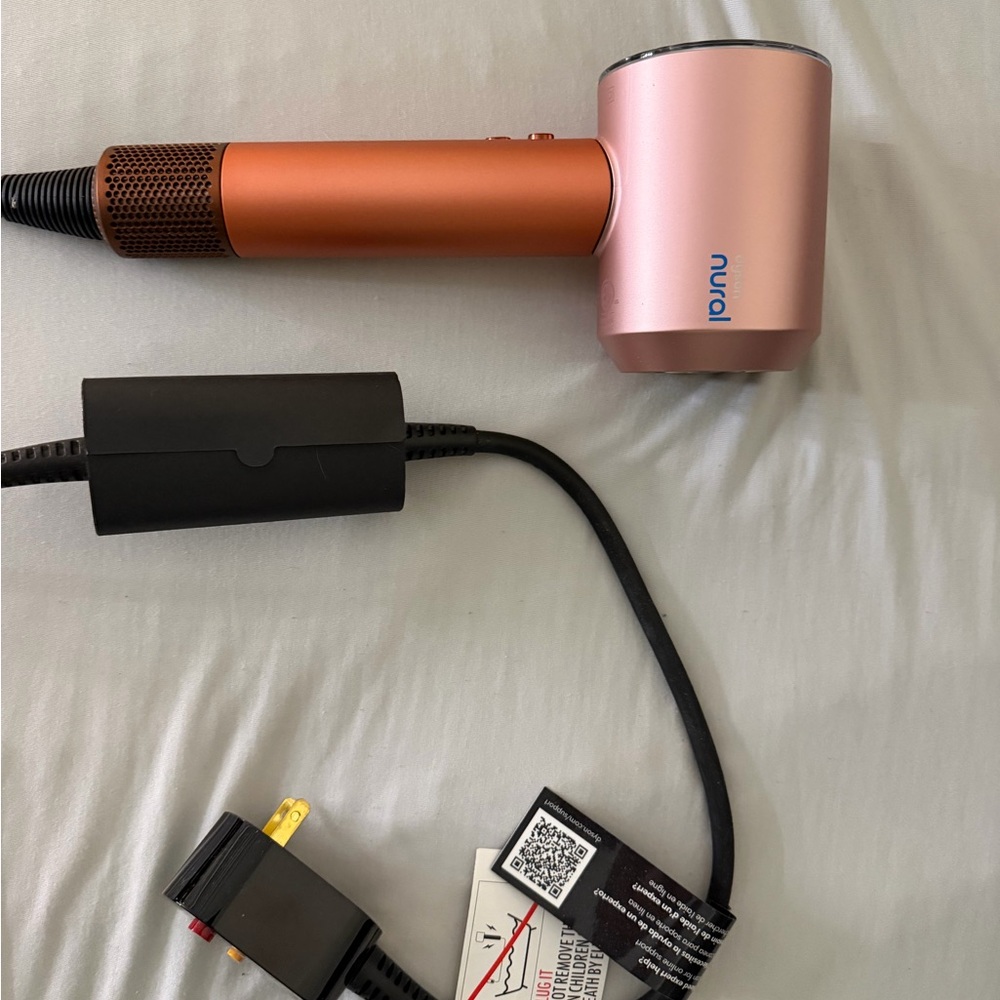 Dyson Nural Hair Dryer in Copper with all attachments - Picture 7 of 10